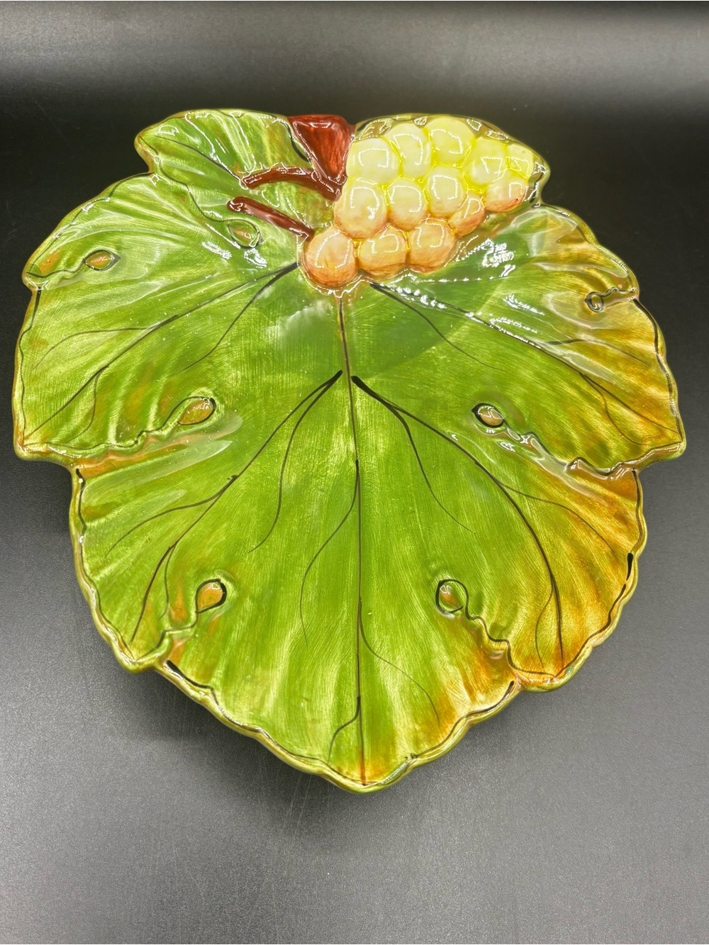 Vintage Frutta Fresca Seymour Mann Philippines Grape Leaf Dish Ceramic 7 1/2" A
